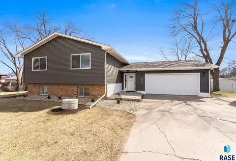 6601 W Westview Rd, Sioux Falls, SD 57107