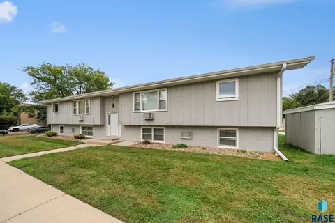 615 W Bennett St, Sioux Falls, SD 57104