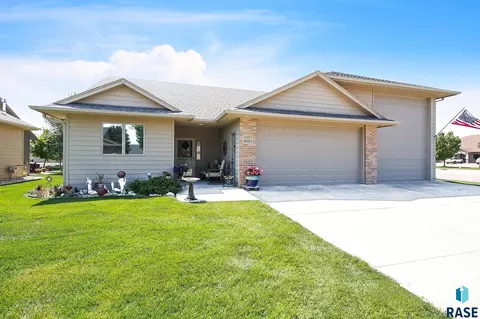4501 E Kearney Pl, Sioux Falls, SD 57110