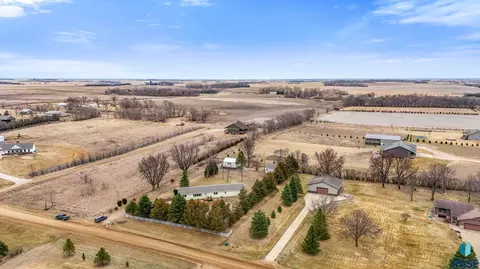 47573 255th St, Renner, SD 57055