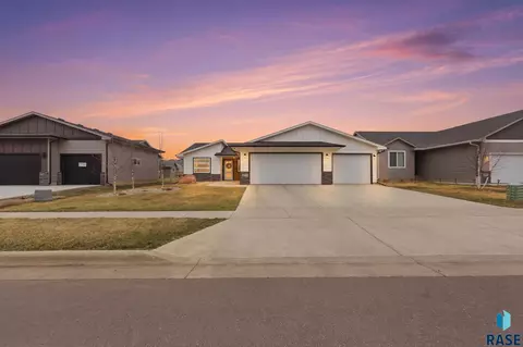 6814 W 5th St, Sioux Falls, SD 57107