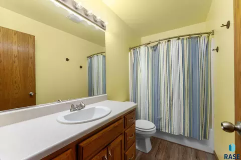 Bath - 117 Thad St, Brandon, SD 57005 photo 2 of 3