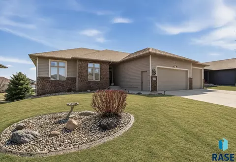 1224 S Monticello Ct, Sioux Falls, SD 57106