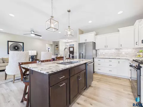 2416 E Tranquility Cir, Sioux Falls, SD 57108 photo 4