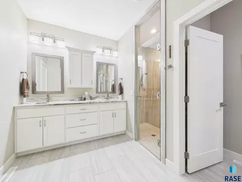 2416 E Tranquility Cir, Sioux Falls, SD 57108 photo 15