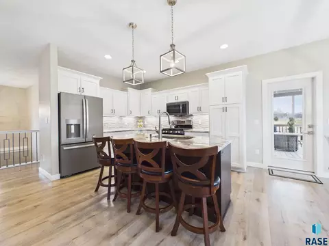 2416 E Tranquility Cir, Sioux Falls, SD 57108 photo 7
