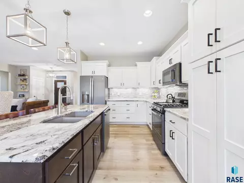 2416 E Tranquility Cir, Sioux Falls, SD 57108 photo 6