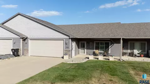1006 Tanner Ct, Tea, SD 57064