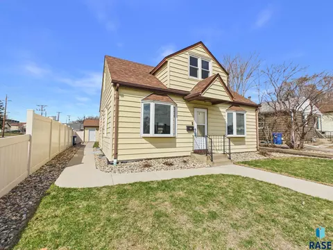 2425 S Duluth Ave, Sioux Falls, SD 57105