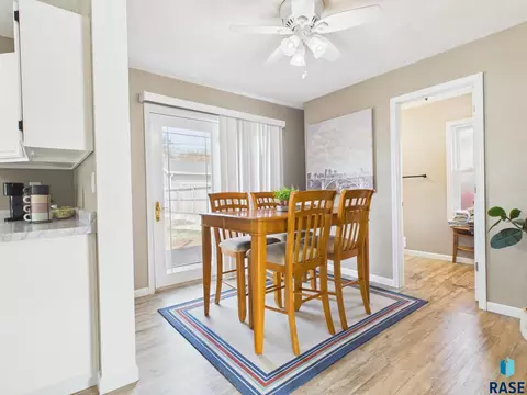 Dining - 2425 S Duluth Ave, Sioux Falls, SD 57105 photo 2 of 5