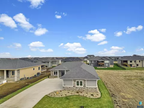 View/Area - 6600 E Fieldview St, Sioux Falls, SD 57110 photo 2 of 5