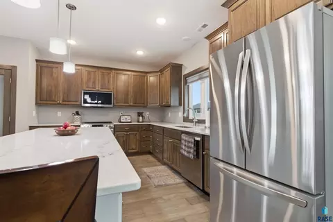 Kitchen - 6600 E Fieldview St, Sioux Falls, SD 57110 photo 2 of 3