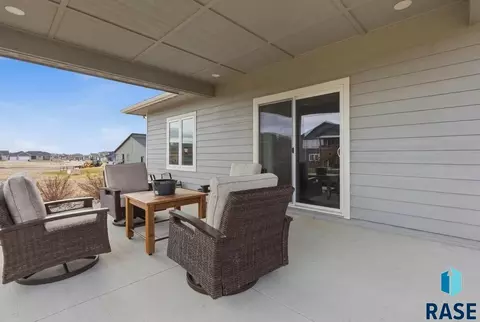 Exterior - 6600 E Fieldview St, Sioux Falls, SD 57110 photo 11 of 12