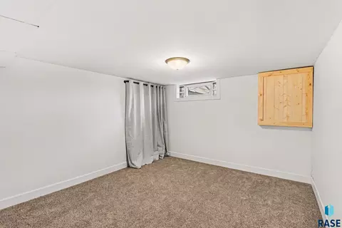 321 N Olive Ave, Madison, SD 57042 photo 21