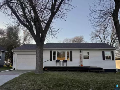 321 N Olive Ave, Madison, SD 57042 photo 29