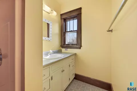 Bath - 407 E 6th St, Dell Rapids, SD 57022 photo 2 of 3