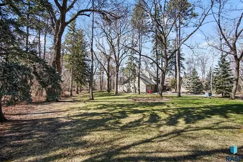4301 S Pine Cone Pl, Sioux Falls, SD 57105 photo 9