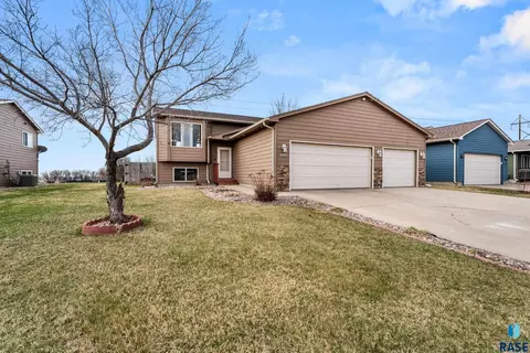 3905 W 93rd St, Sioux Falls, SD 57108