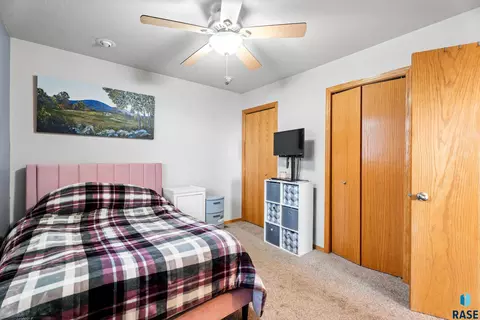 Bedroom - 3905 W 93rd St, Sioux Falls, SD 57108 photo 3 of 6