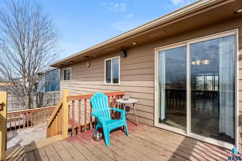 Exterior - 3905 W 93rd St, Sioux Falls, SD 57108 photo 1 of 10