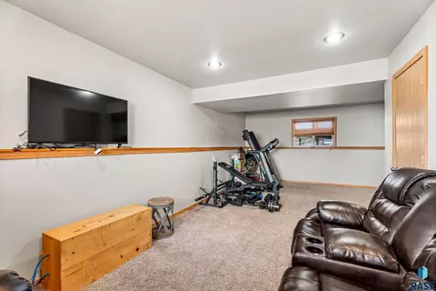 Other - 3905 W 93rd St, Sioux Falls, SD 57108 photo 7 of 9