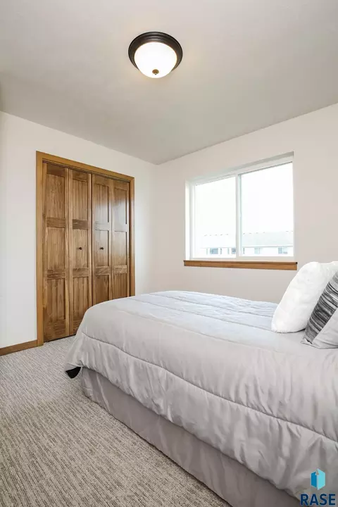 Bedroom - 2502 E Copalis Pl, Sioux Falls, SD 57108 photo 6 of 7