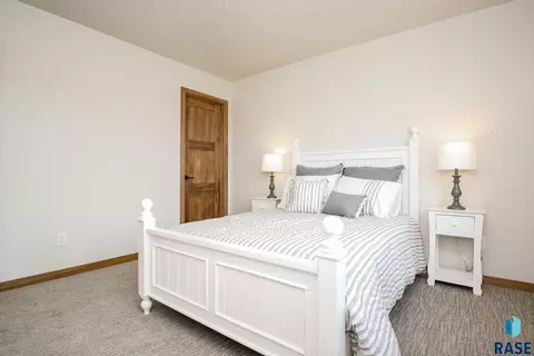 Bedroom - 2502 E Copalis Pl, Sioux Falls, SD 57108 photo 4 of 7