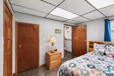119 S Blanche Ave, Madison, SD 57042 photo 13