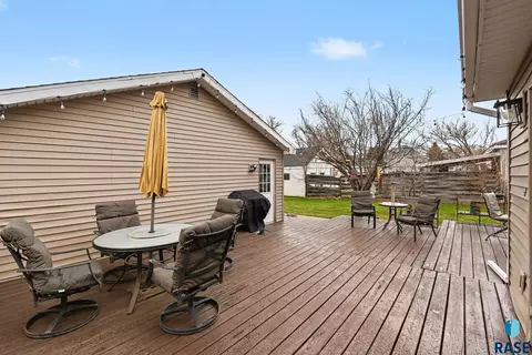 119 S Blanche Ave, Madison, SD 57042 photo 25