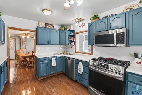 119 S Blanche Ave, Madison, SD 57042 photo 11