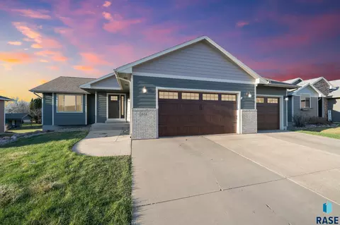 608 Sarah C St, Garretson, SD 57030
