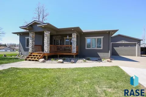 105 N Nora St, Viborg, SD 57070