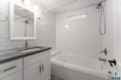 Bath - 617 E 20th St, Sioux Falls, SD 57105 photo 1 of 3