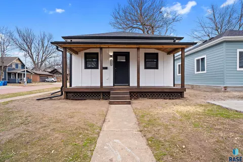 1302 S Norton Ave, Sioux Falls, SD 57105