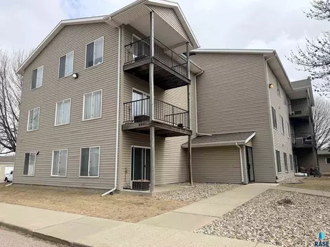 4601 E 26th St, Sioux Falls, SD 57110