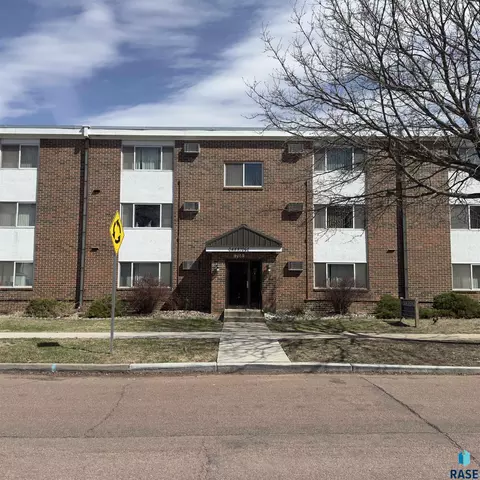 708 S Prairie Ave, Sioux Falls, SD 57104 photo 4