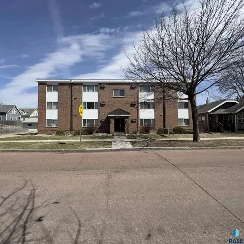 708 S Prairie Ave, Sioux Falls, SD 57104 photo 3
