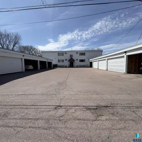 708 S Prairie Ave, Sioux Falls, SD 57104 photo 5