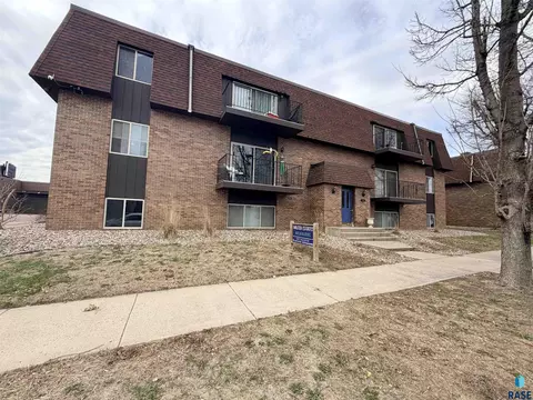 3509 S Willow Ave, Sioux Falls, SD 57105 photo 8