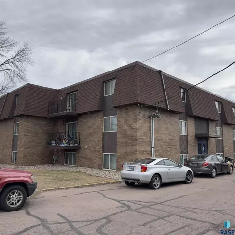 3509 S Willow Ave, Sioux Falls, SD 57105 photo 3