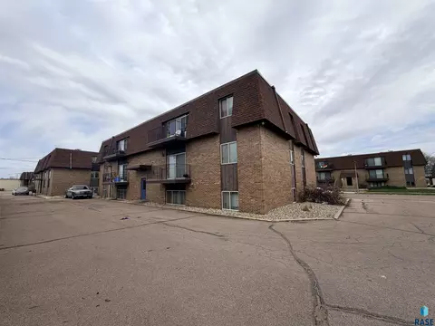 3509 S Willow Ave, Sioux Falls, SD 57105 photo 5