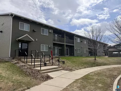 4304 E 26th St, Sioux Falls, SD 57103 photo 7