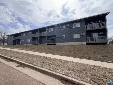 4304 E 26th St, Sioux Falls, SD 57103 photo 6