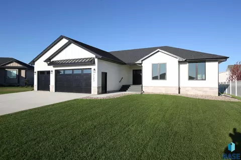 725 S Granite Cir, Tea, SD 57064