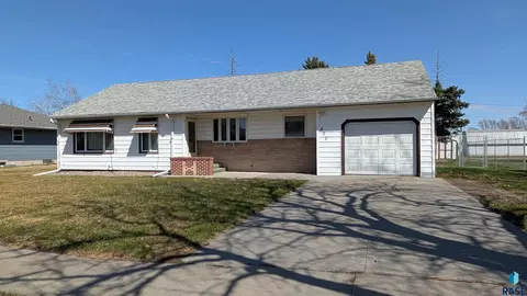 400 N Ben St, Parkston, SD 57366