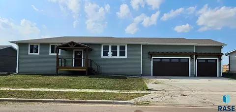 2509 N Bent Grass Ct, Sioux Falls, SD 57107
