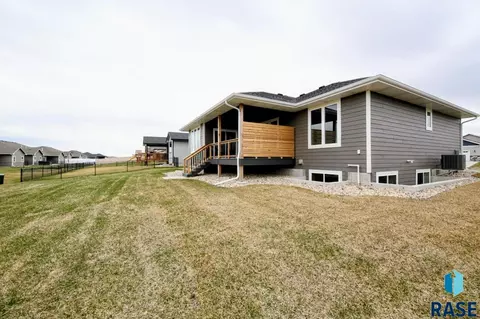 Exterior - 520 Quartzite Ave, Tea, SD 57064 photo 4 of 5