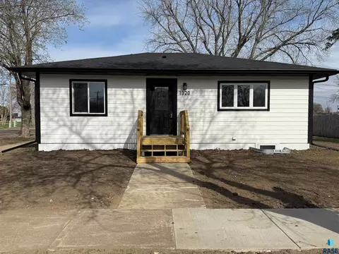 1320 N Lincoln Ave, Sioux Falls, SD 57104
