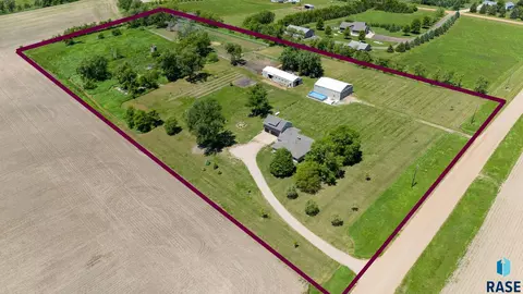 25523 476th Ave, Garretson, SD 57030