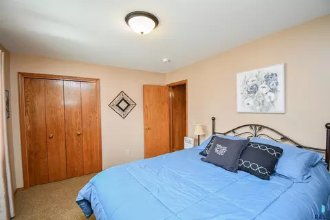 Bedroom - 4412 E Scranton St, Sioux Falls, SD 57103 photo 8 of 14